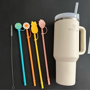 STANLEY Quencher H2.0 Tumbler with Handle and Straw 40 oz-cream with straws